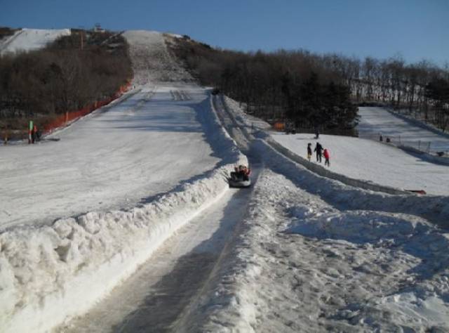 沈陽怪坡滑雪場，體驗冰雪世界的魅力，沈陽怪坡滑雪場，冰雪世界的極致體驗