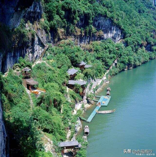 探索周邊旅游景點(diǎn)