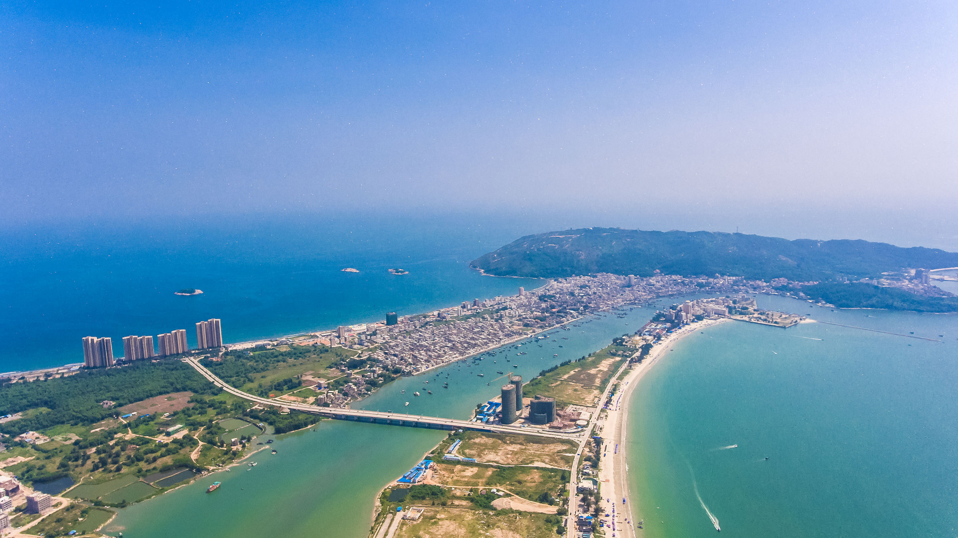 雙月灣風景區(qū)，探索美麗的海濱勝地，雙月灣風景區(qū)，海濱勝地的探索之旅