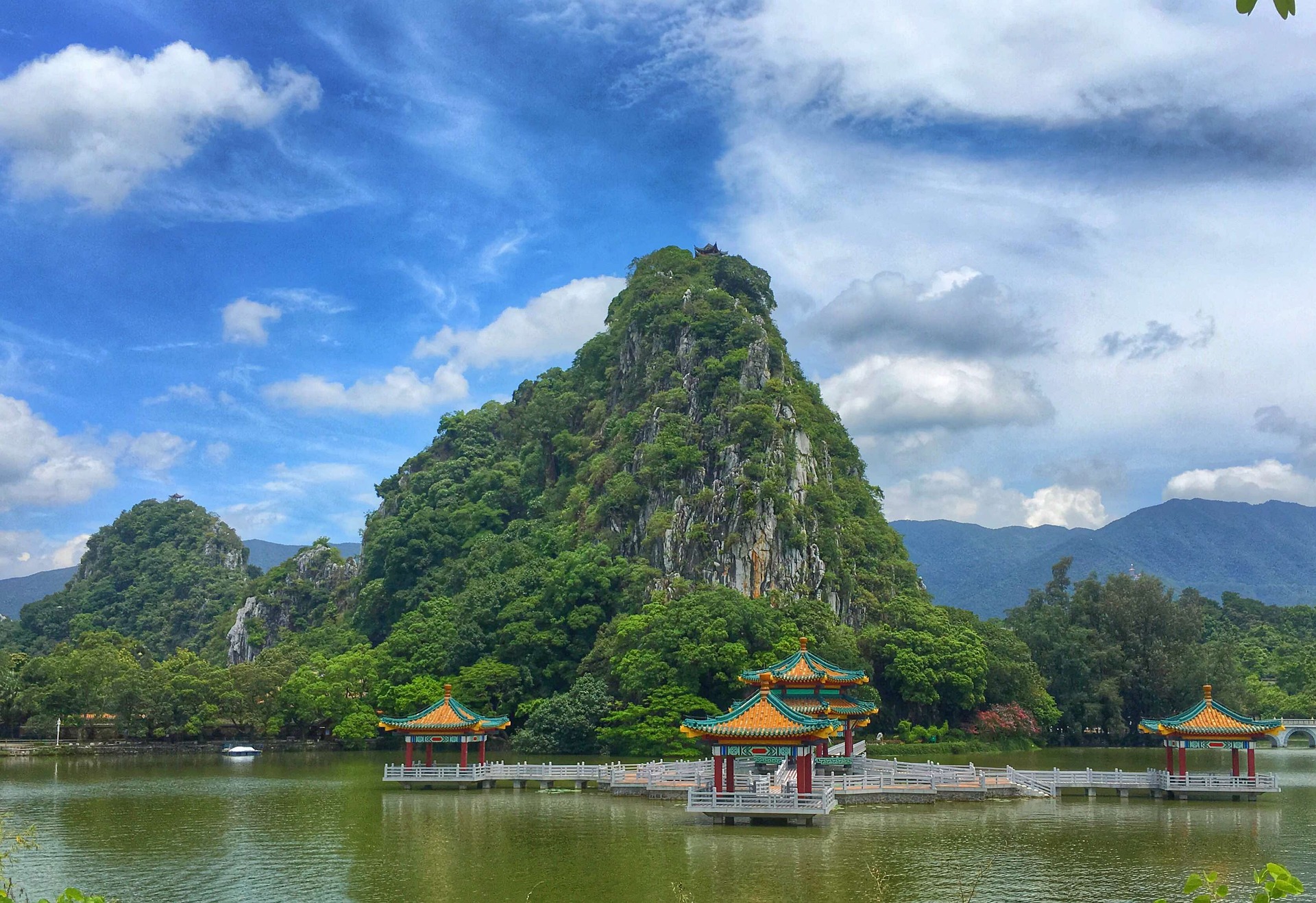 廣東旅游景區(qū)哪里好玩——探索廣東的美麗與獨特風(fēng)情，廣東美麗景區(qū)探秘，獨特風(fēng)情與旅游好去處